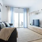 Apartment Luxury 5 Min With Balcony, Pool, Wifi, Ac, Smarttv