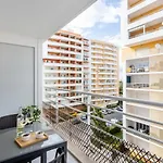 Luxury 5 Min With Balcony, Pool, Wifi, Ac, Smarttv Apartment Portimao