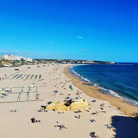 Luxury 5 Min With Balcony, Pool, Wifi, Ac, Smarttv Apartment Portimao