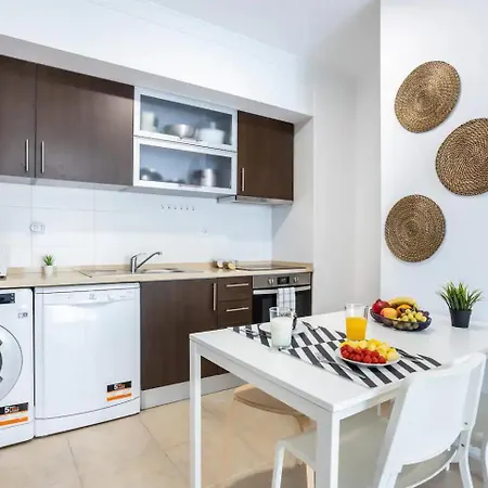 Apartment Luxury 5 Min With Balcony, Pool, Wifi, Ac, Smarttv *