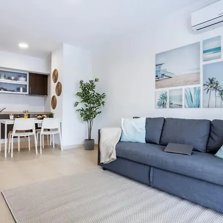 Luxury 5 Min With Balcony, Pool, Wifi, Ac, Smarttv * Portimao