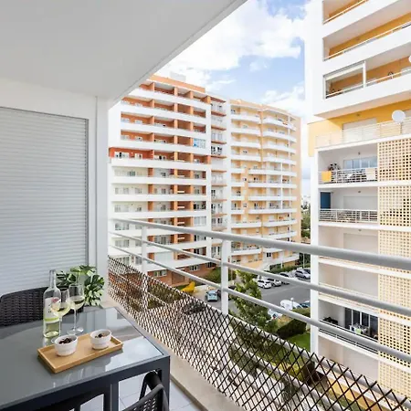 Luxury 5 Min With Balcony, Pool, Wifi, Ac, Smarttv Daire Portimão