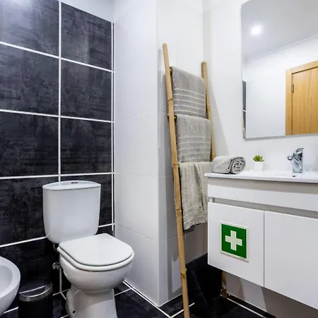 Luxury 5 Min With Balcony, Pool, Wifi, Ac, Smarttv * 포티마오