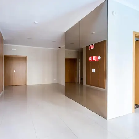 아파트 Luxury 5 Min With Balcony, Pool, Wifi, Ac, Smarttv