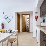 Luxury 5 Min With Balcony, Pool, Wifi, Ac, Smarttv