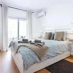 Luxury 5 Min With Balcony, Pool, Wifi, Ac, Smarttv