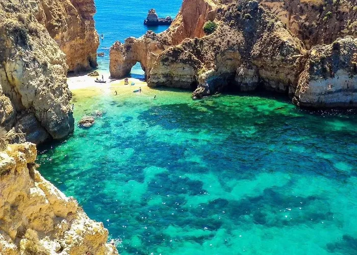 Luxury 5 Min With Balcony, Pool, Wifi, Ac, Smarttv * Portimão