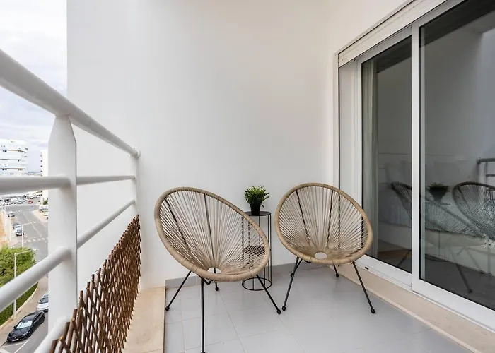 Luxury 5 Min With Balcony, Pool, Wifi, Ac, Smarttv