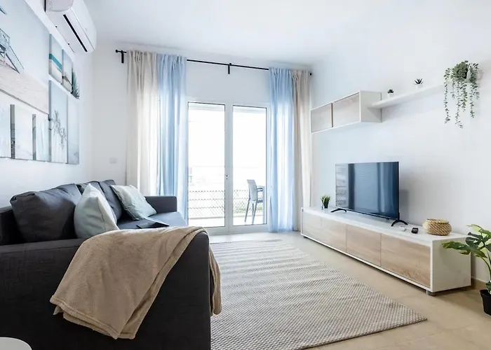 Appartement Luxury 5 Min With Balcony, Pool, Wifi, Ac, Smarttv